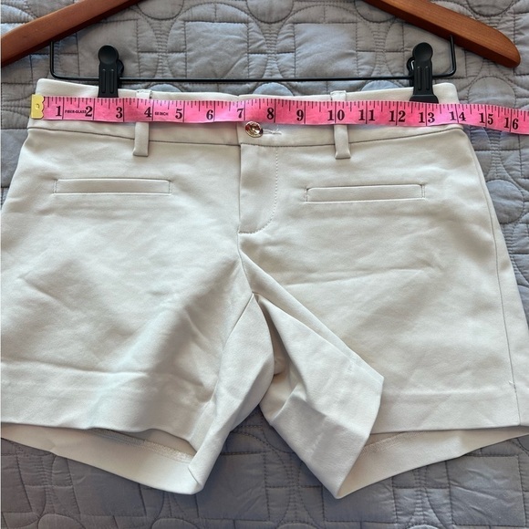 NWT Lilly Pulitzer Joette Stretch Dinner Shorts in Palm Beach Sandstone - Picture 9 of 16